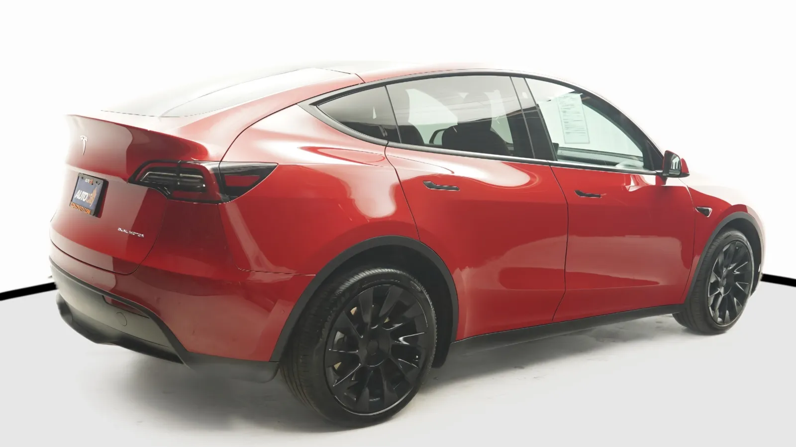 More photos of 2022 Tesla Model Y Long Range at Auto City, CA