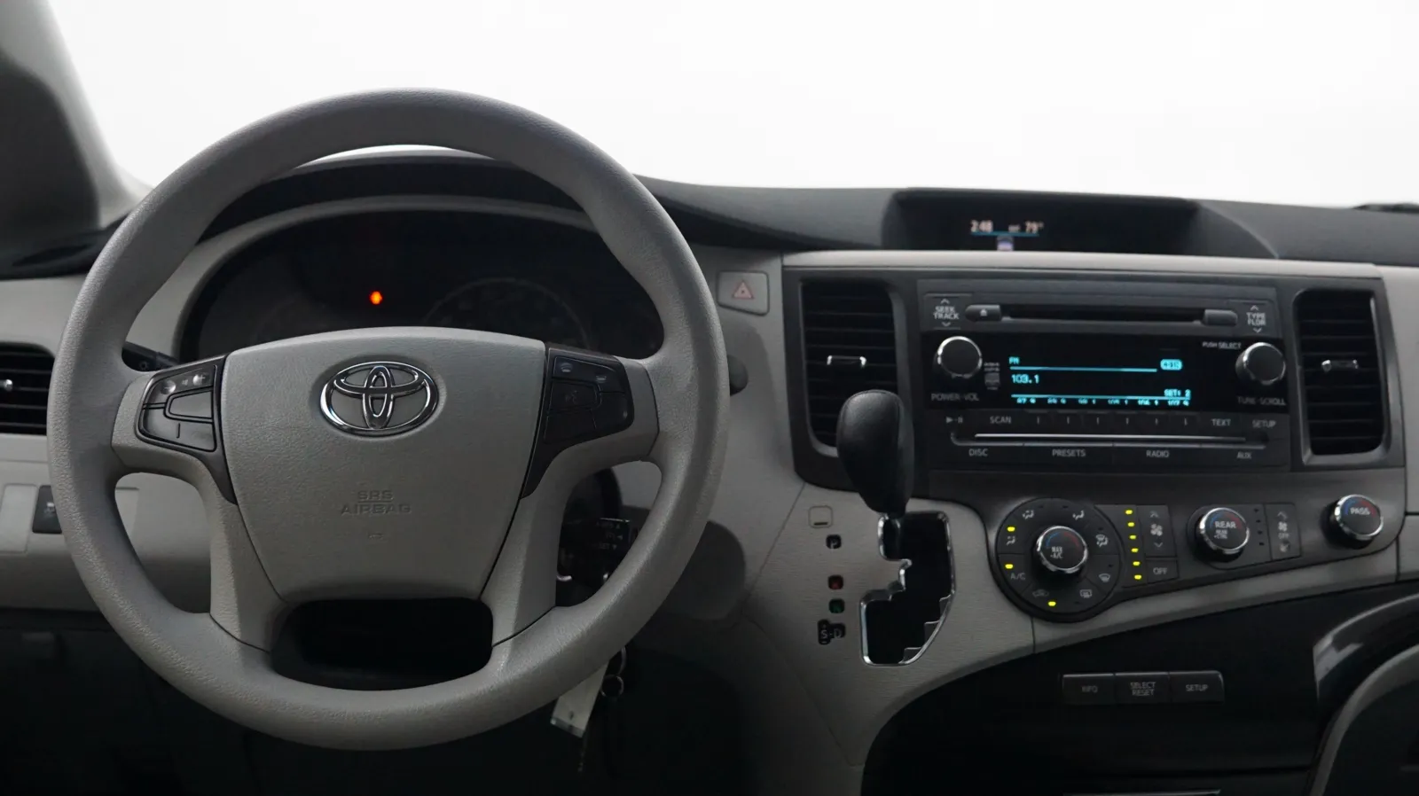 More photos of 2011 Toyota Sienna LE at Auto City, CA