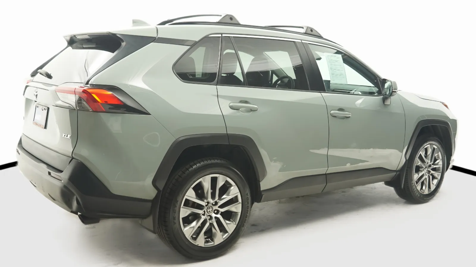 More photos of 2022 Toyota RAV4 XLE Premium at Auto City, CA