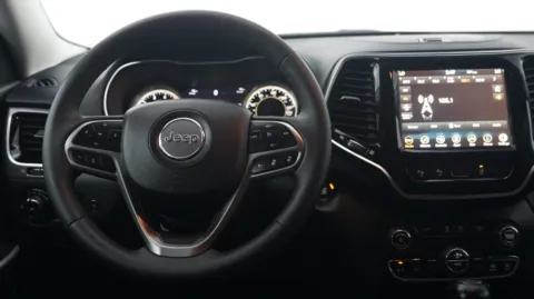 More photos of 2022 Jeep Cherokee Limited at Auto City, CA