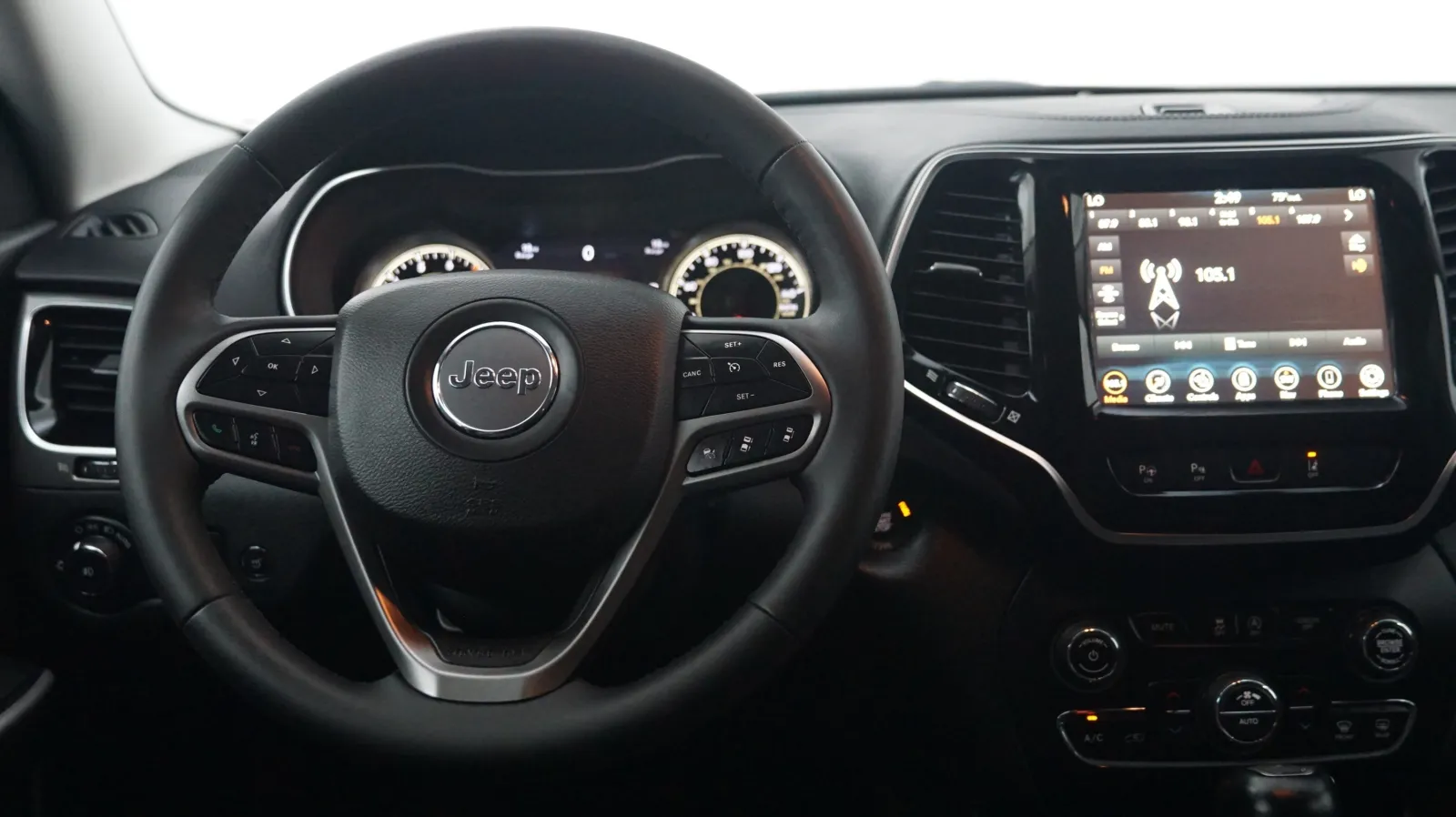 More photos of 2022 Jeep Cherokee Limited at Auto City, CA