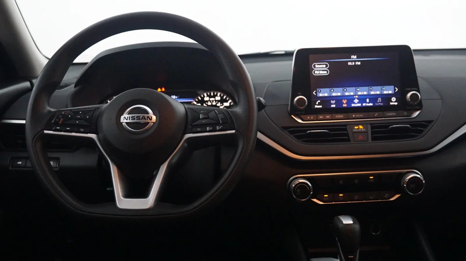 More photos of 2021 Nissan Altima 2.5 SV at Auto City, CA