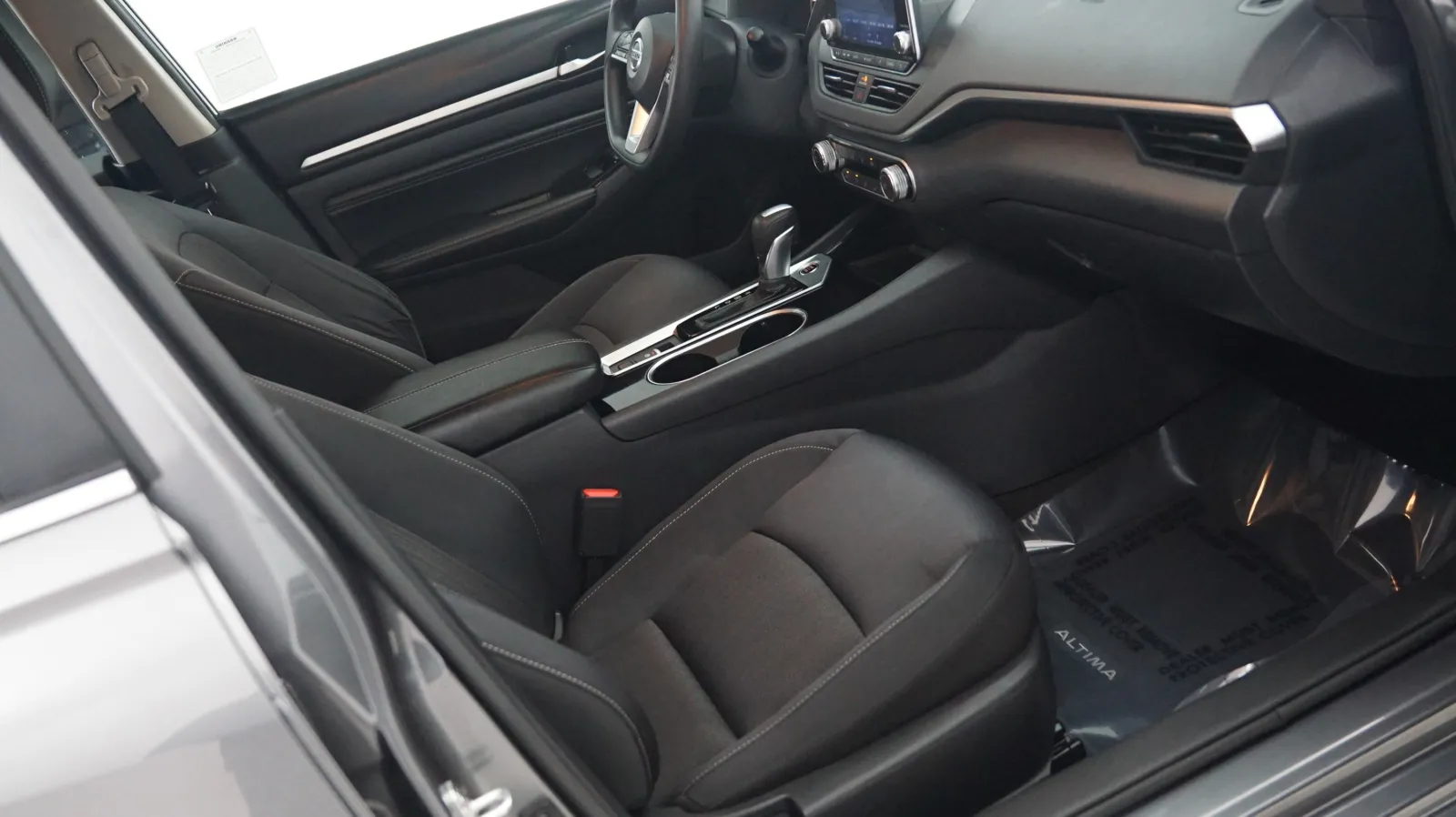 More photos of 2021 Nissan Altima 2.5 SV at Auto City, CA