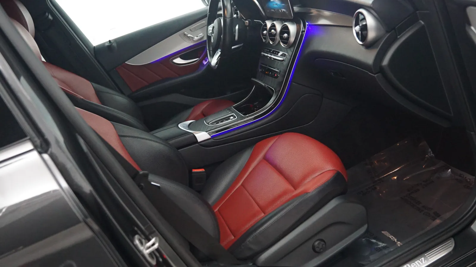 More photos of 2022 Mercedes-Benz GLC 300 at Auto City, CA