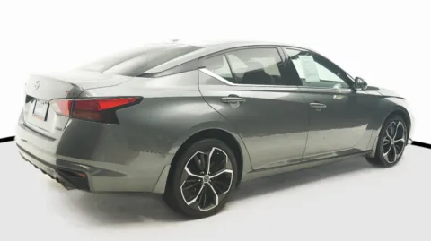 More photos of 2024 Nissan Altima 2.5 SR at Auto City, CA