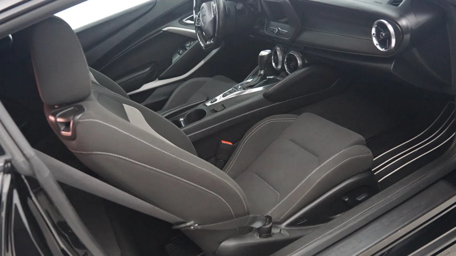 More photos of 2019 Chevrolet Camaro 1LT at Auto City, CA