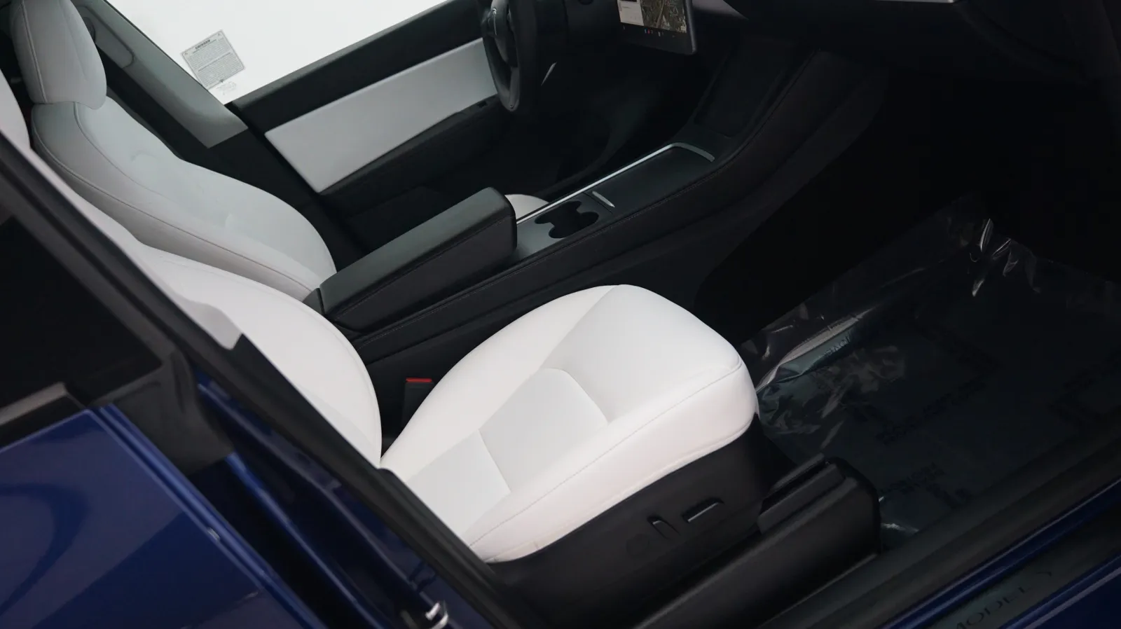 More photos of 2021 Tesla Model Y Long Range at Auto City, CA