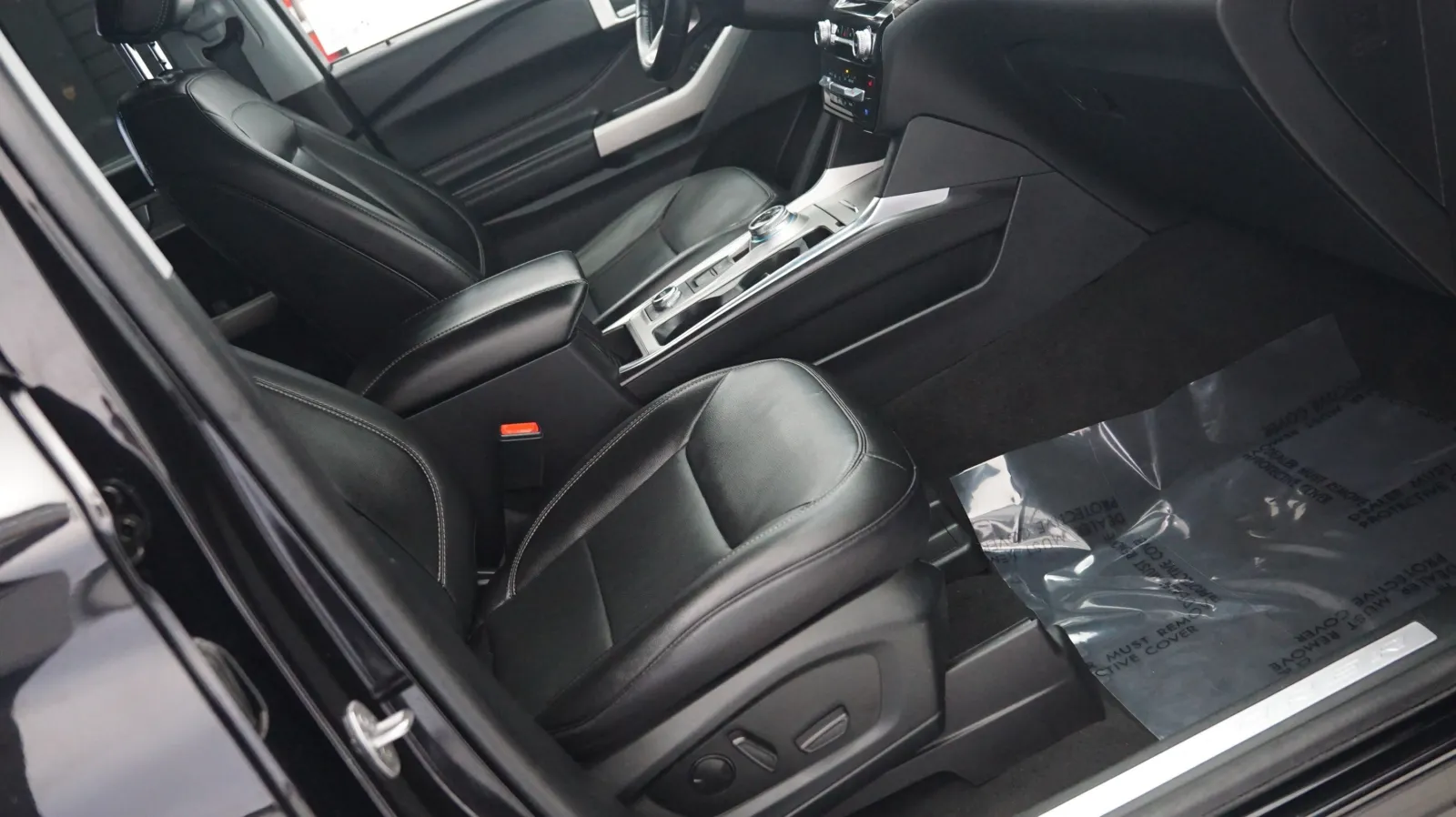 More photos of 2022 Ford Explorer Limited at Auto City, CA