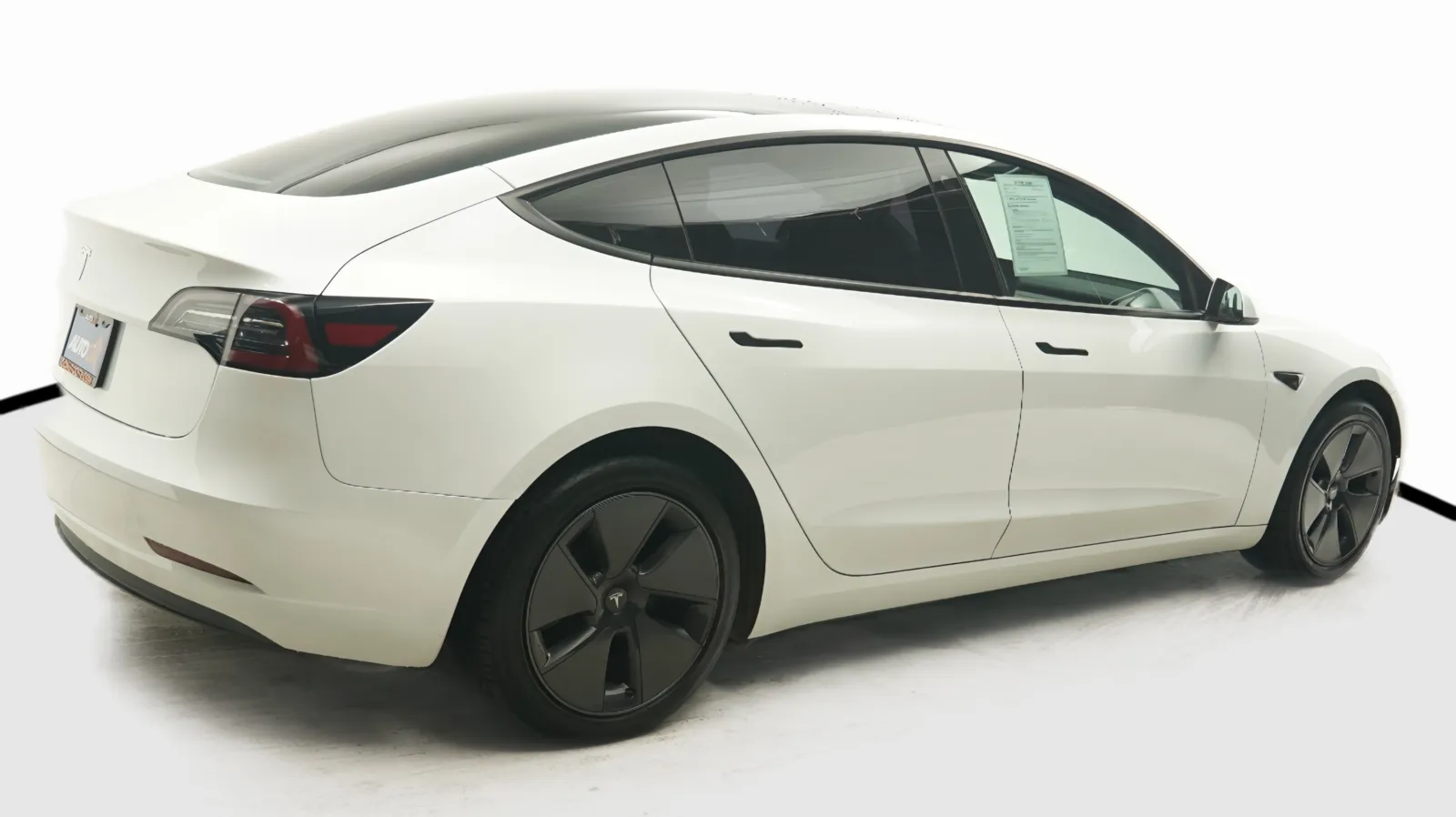 More photos of 2023 Tesla Model 3 at Auto City, CA