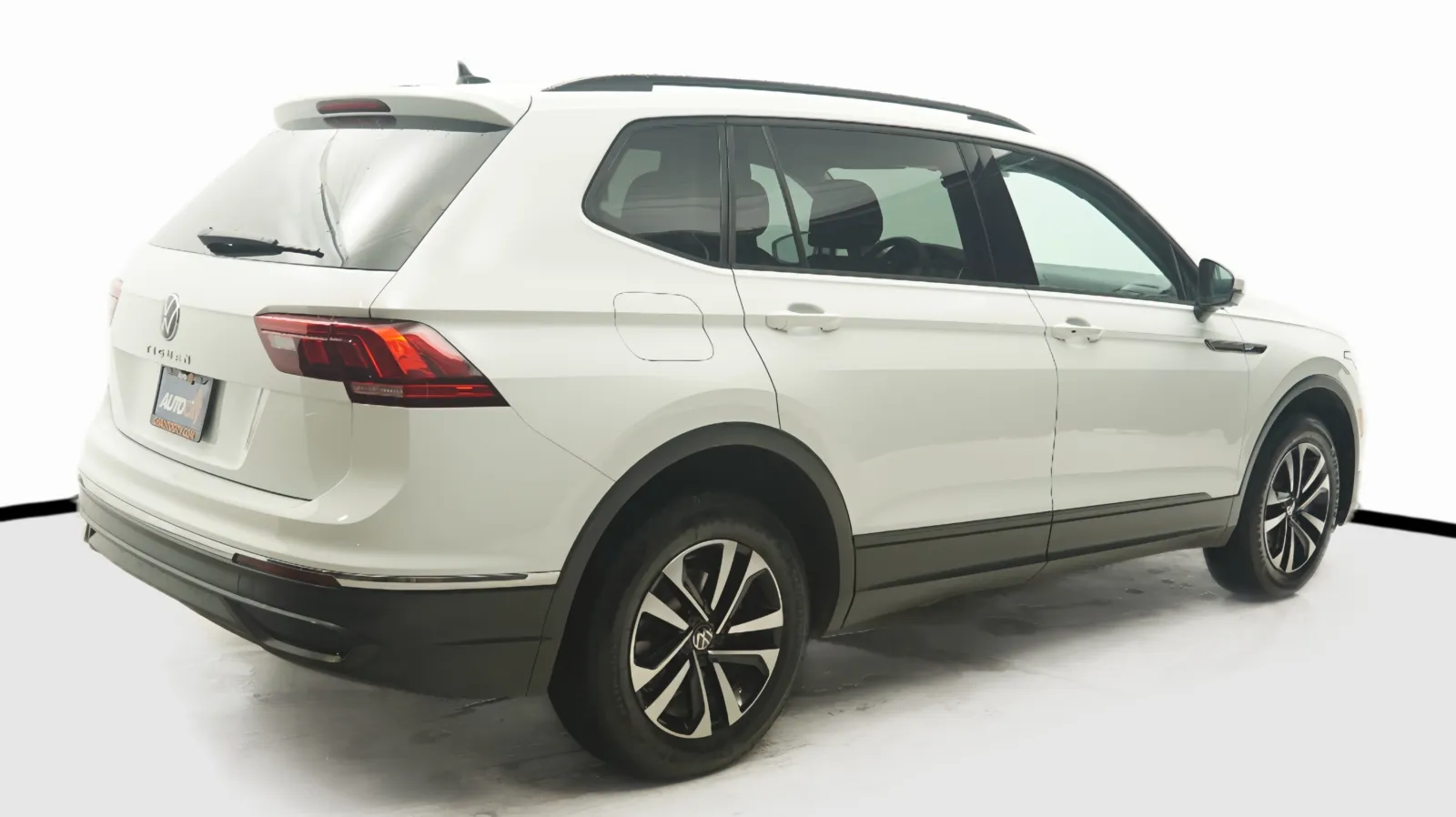 More photos of 2023 Volkswagen Tiguan S at Auto City, CA