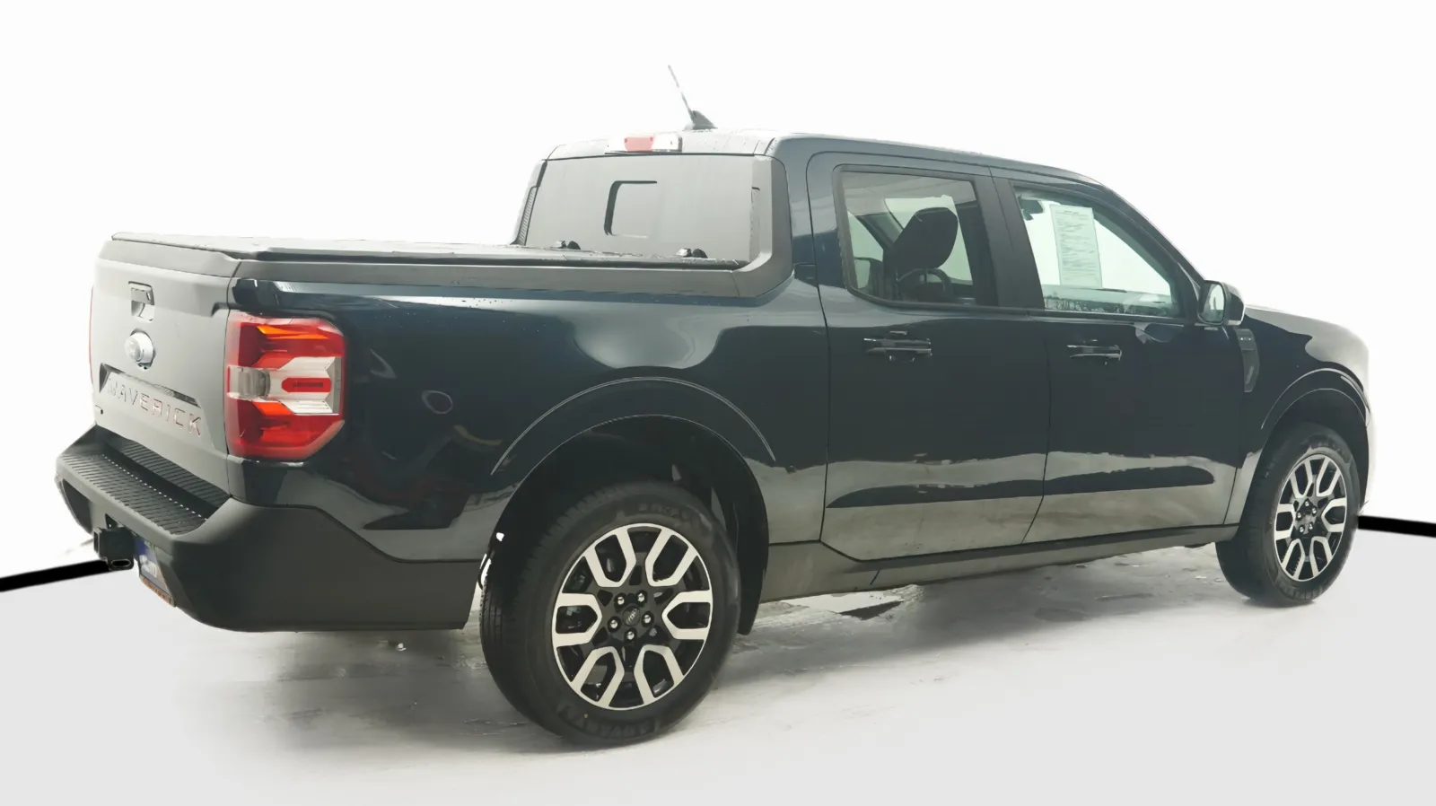 More photos of 2022 Ford Maverick LARIAT at Auto City, CA