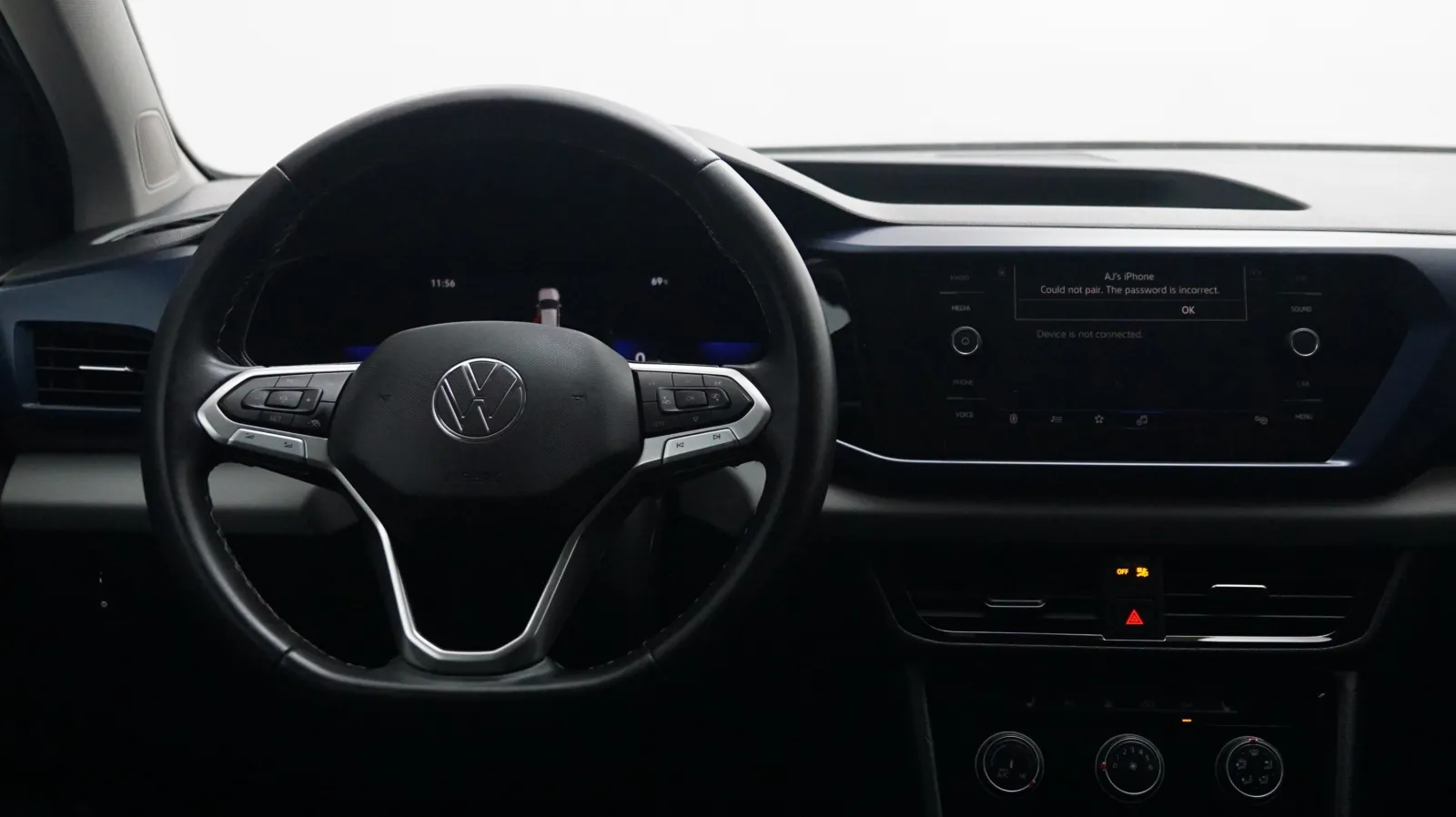 More photos of 2023 Volkswagen Taos SE at Auto City, CA