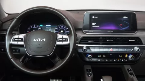 More photos of 2022 Kia Telluride SX at Auto City, CA