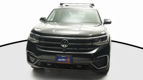 Another view of 2022 Volkswagen Atlas 3.6L V6 SEL Premium R-Line for sale in El Cajon, CA at Auto City