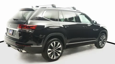 More photos of 2022 Volkswagen Atlas 3.6L V6 SEL Premium R-Line at Auto City, CA