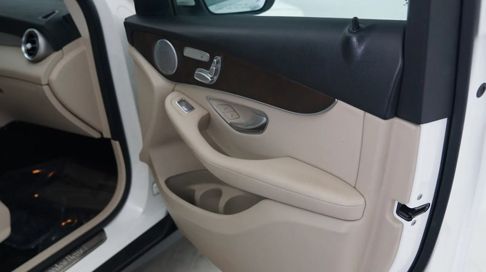 Mercedes-Benz GLC photo 14