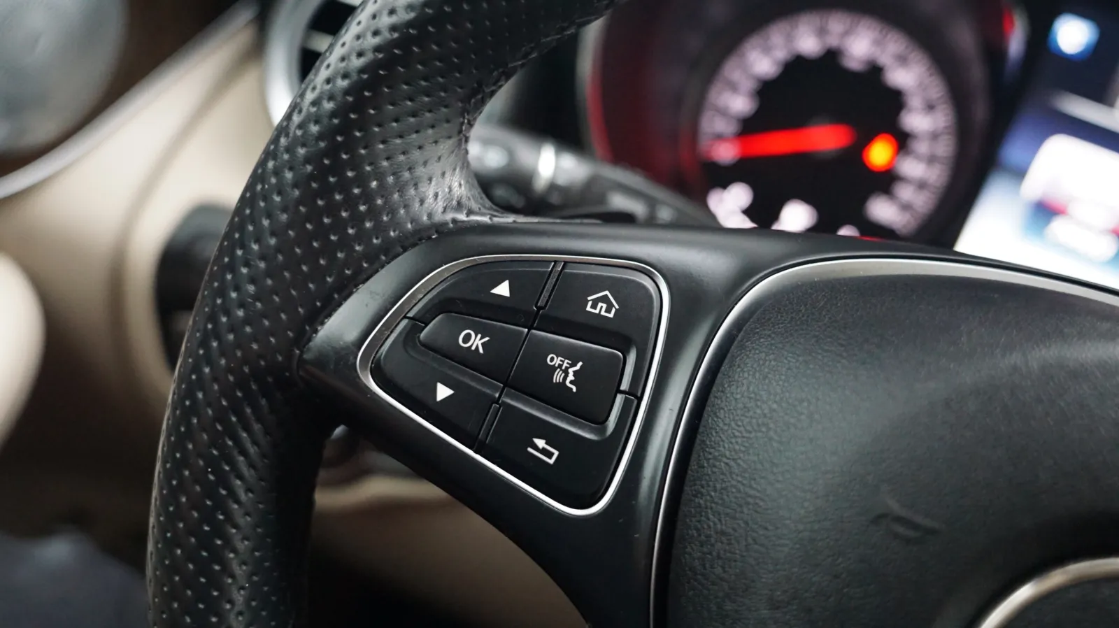 Mercedes-Benz GLC photo 18