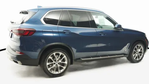 More photos of 2022 BMW X5 sDrive40i at Auto City, CA