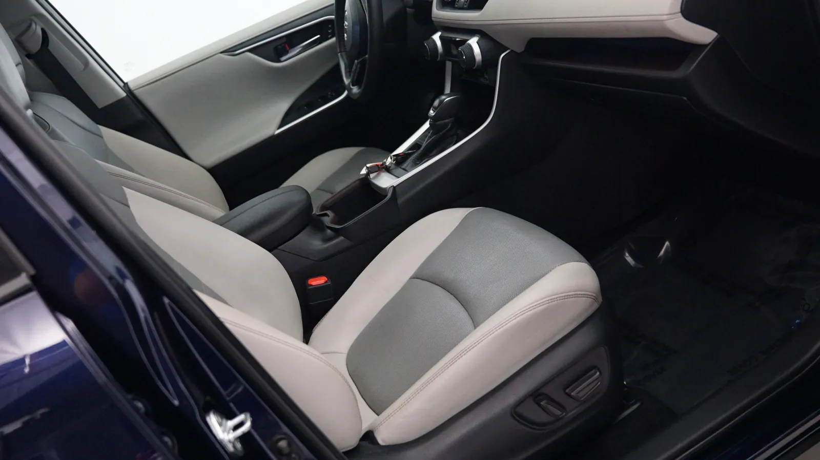 Toyota RAV4 photo 6