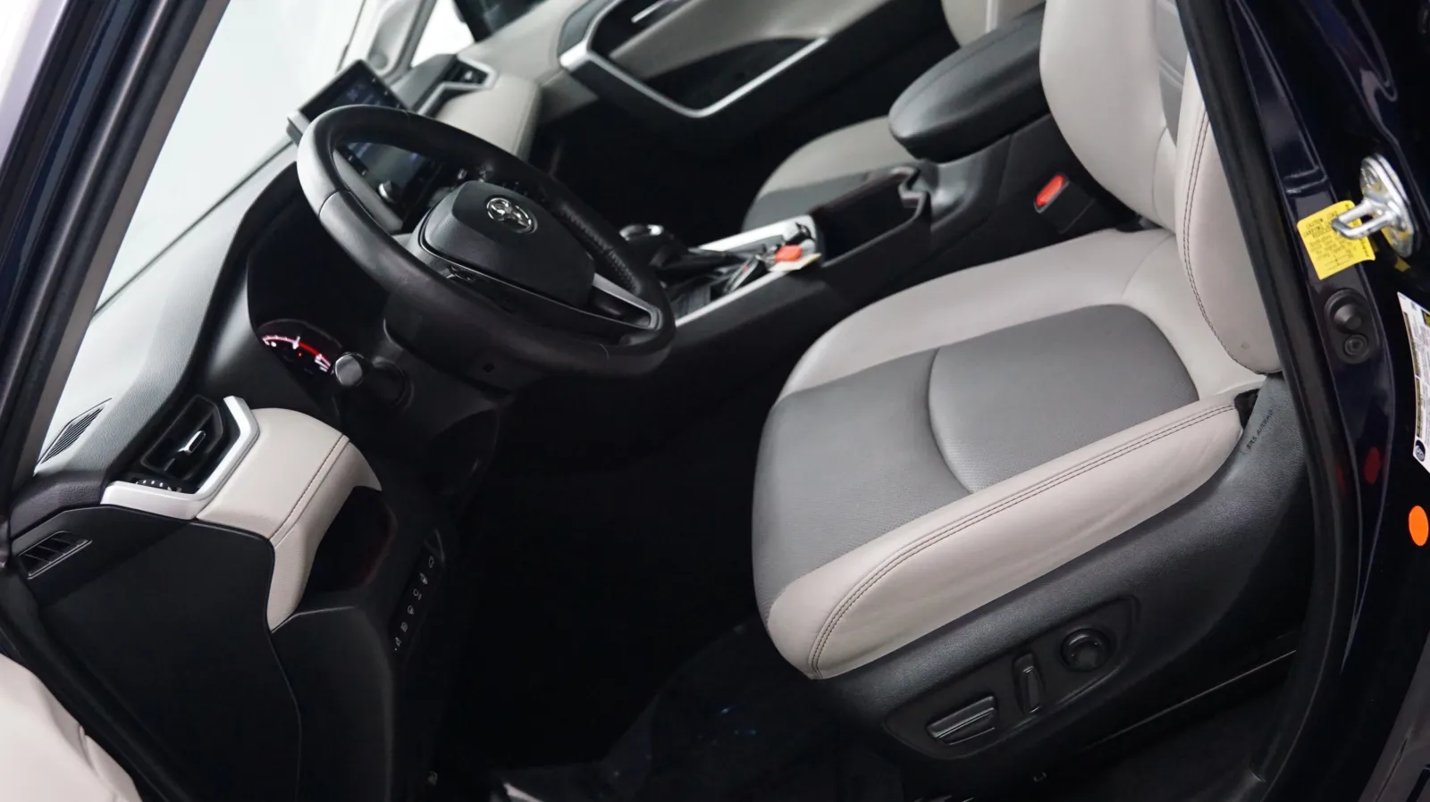 Toyota RAV4 photo 7