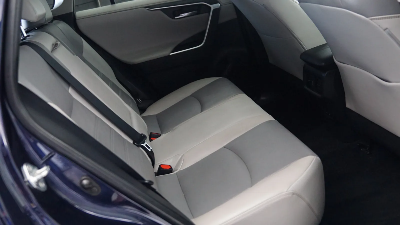 Toyota RAV4 photo 10