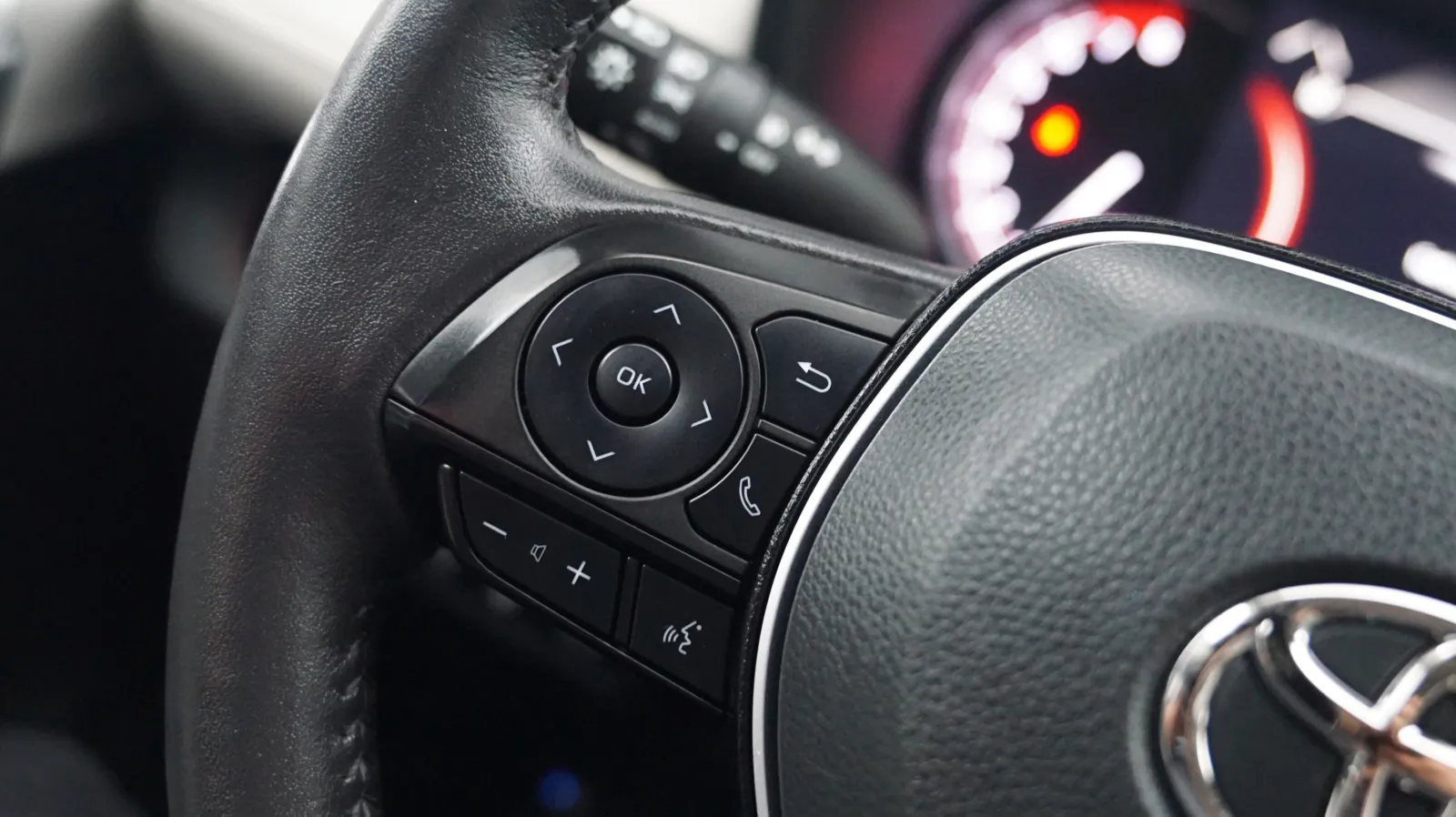 Toyota RAV4 photo 18