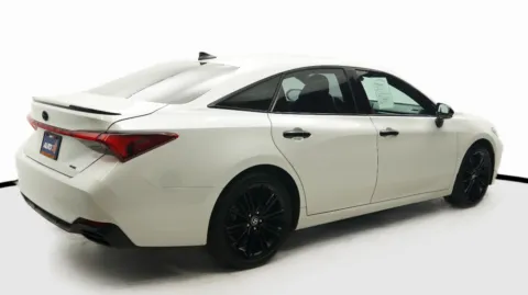More photos of 2022 Toyota Avalon Hybrid XSE Nightshade at Auto City, CA