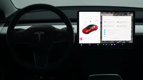 More photos of 2021 Tesla Model 3 Long Range at Auto City, CA