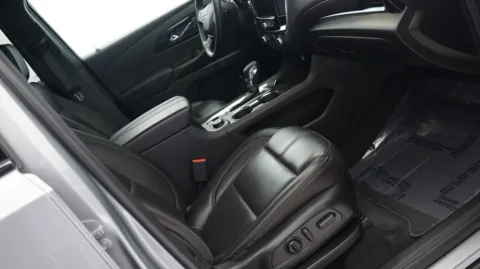 More photos of 2023 Chevrolet Traverse RS at Auto City, CA