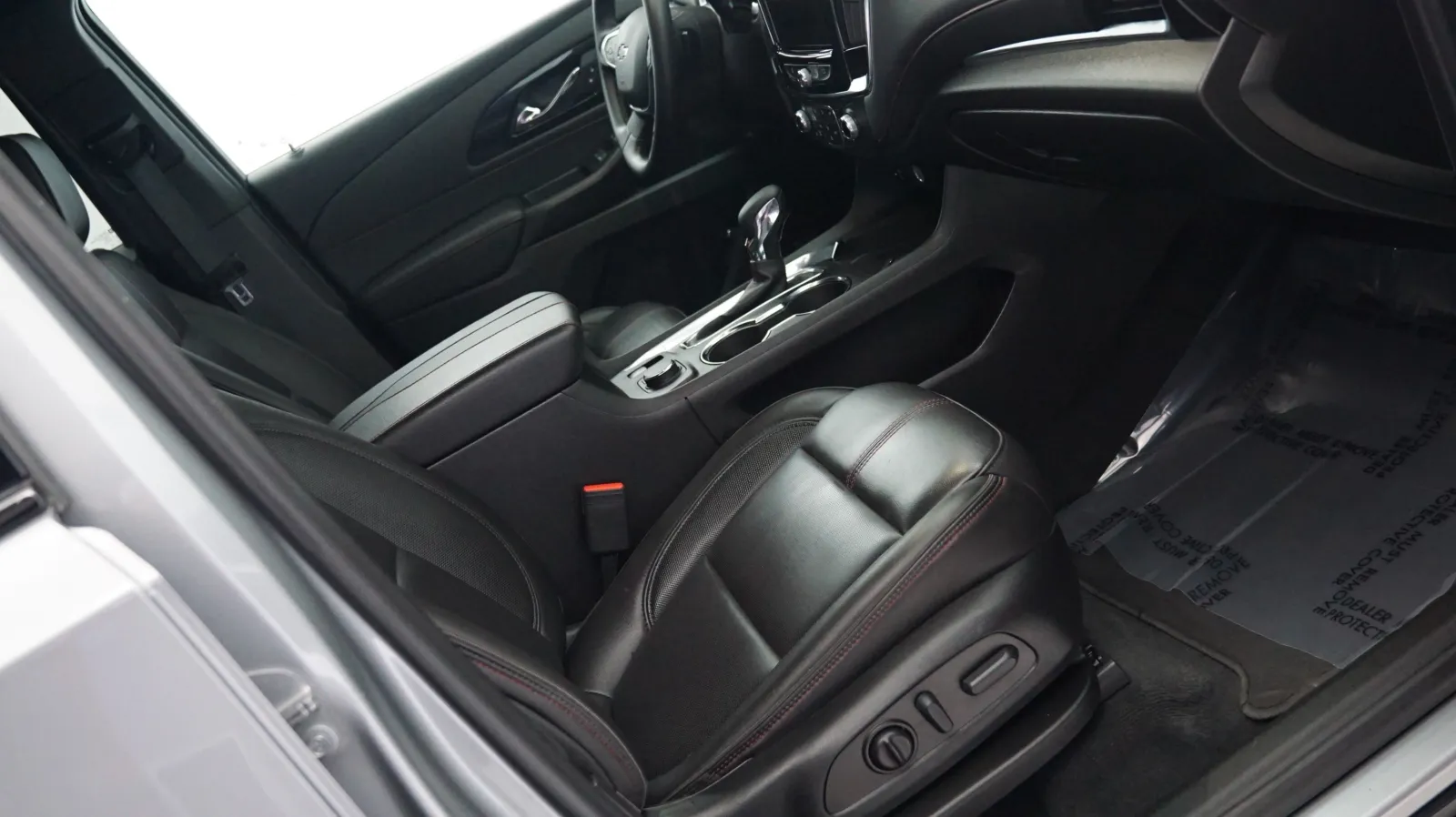 More photos of 2023 Chevrolet Traverse RS at Auto City, CA