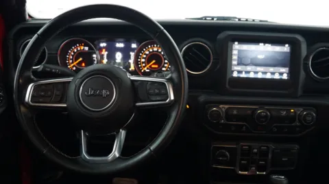 More photos of 2019 Jeep Wrangler Unlimited Sahara at Auto City, CA