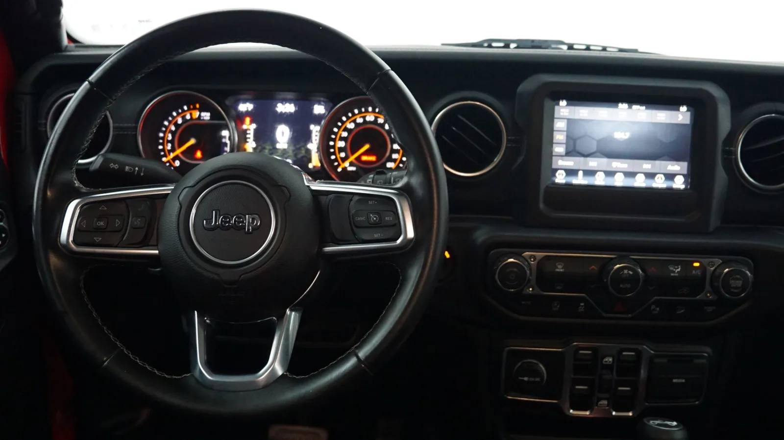 More photos of 2019 Jeep Wrangler Unlimited Sahara at Auto City, CA