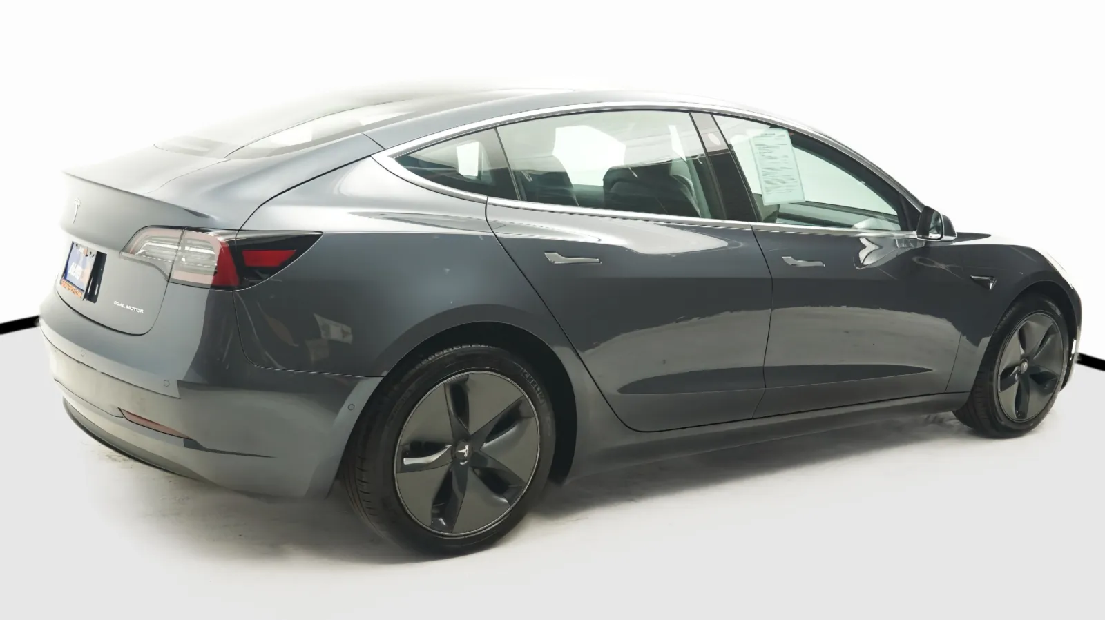 More photos of 2020 Tesla Model 3 Long Range at Auto City, CA