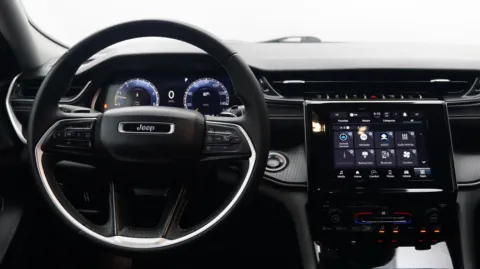 More photos of 2023 Jeep Grand Cherokee L Laredo at Auto City, CA