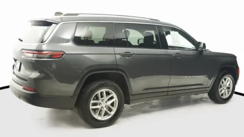 More photos of 2023 Jeep Grand Cherokee L Laredo at Auto City, CA