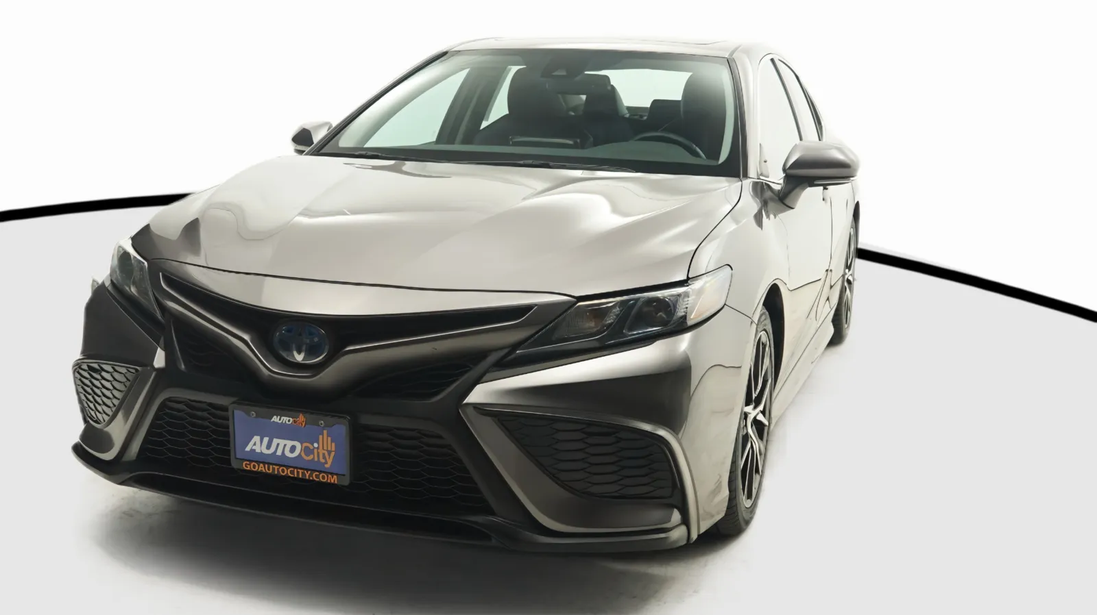 Gray 2022 Toyota Camry Hybrid SE for sale in El Cajon, CA