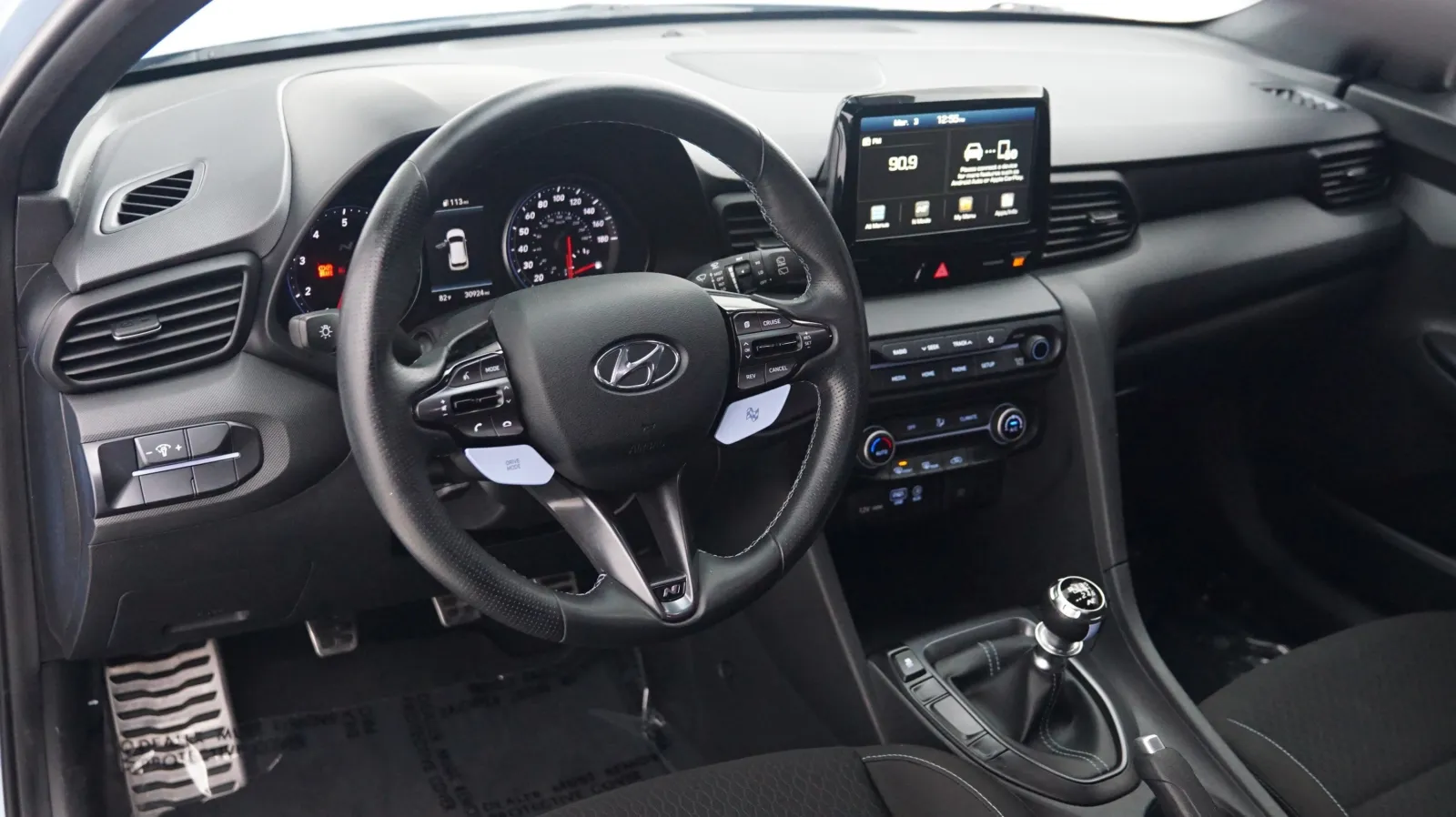 More photos of 2020 Hyundai Veloster N at Auto City, CA