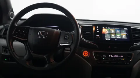 More photos of 2019 Honda Pilot EX at Auto City, CA