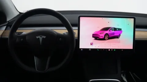 More photos of 2024 Tesla Model Y Long Range at Auto City, CA