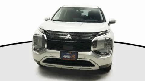 Another view of 2024 Mitsubishi Outlander SE Black Edition for sale in El Cajon, CA at Auto City