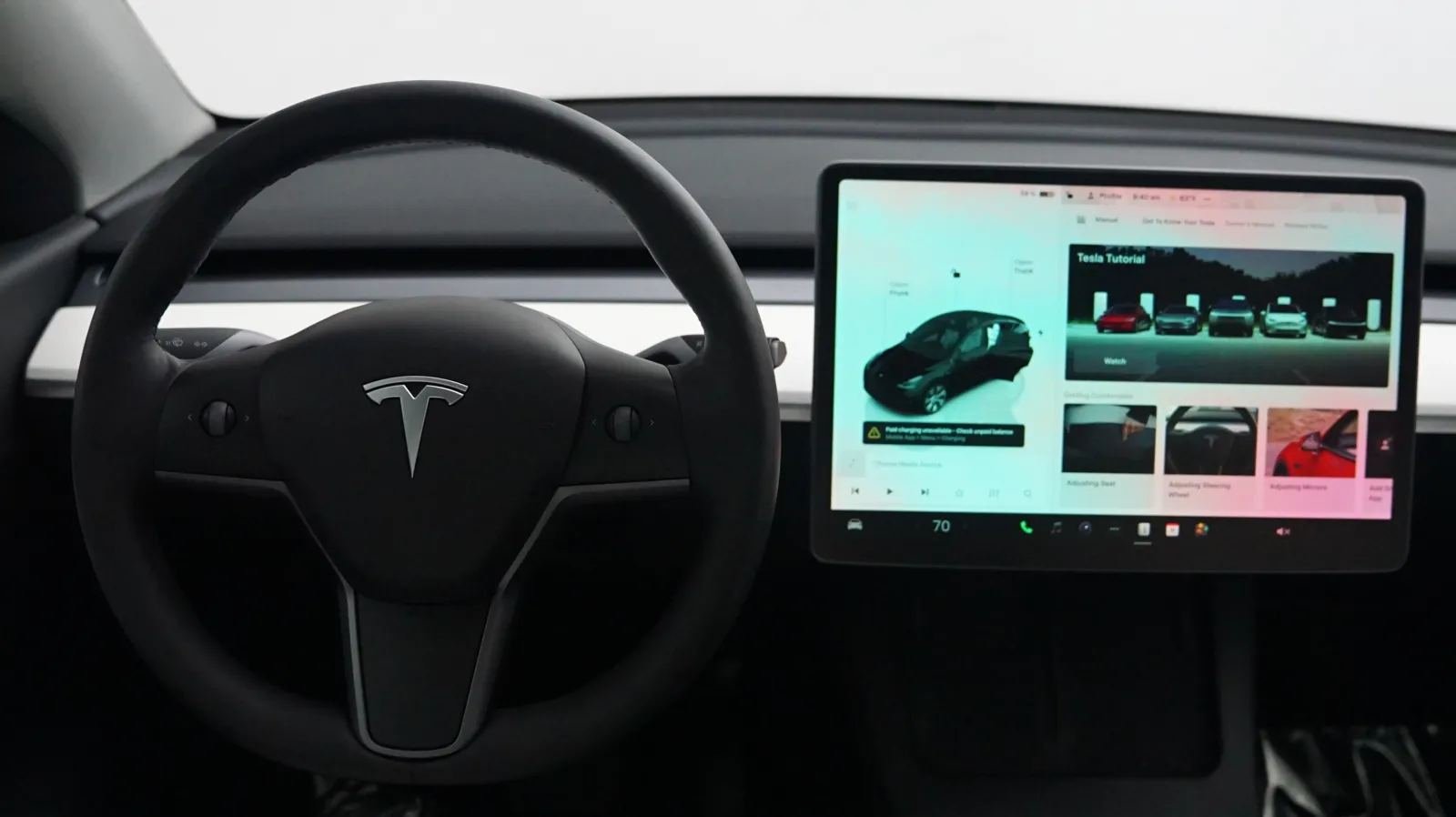 More photos of 2022 Tesla Model Y Long Range at Auto City, CA