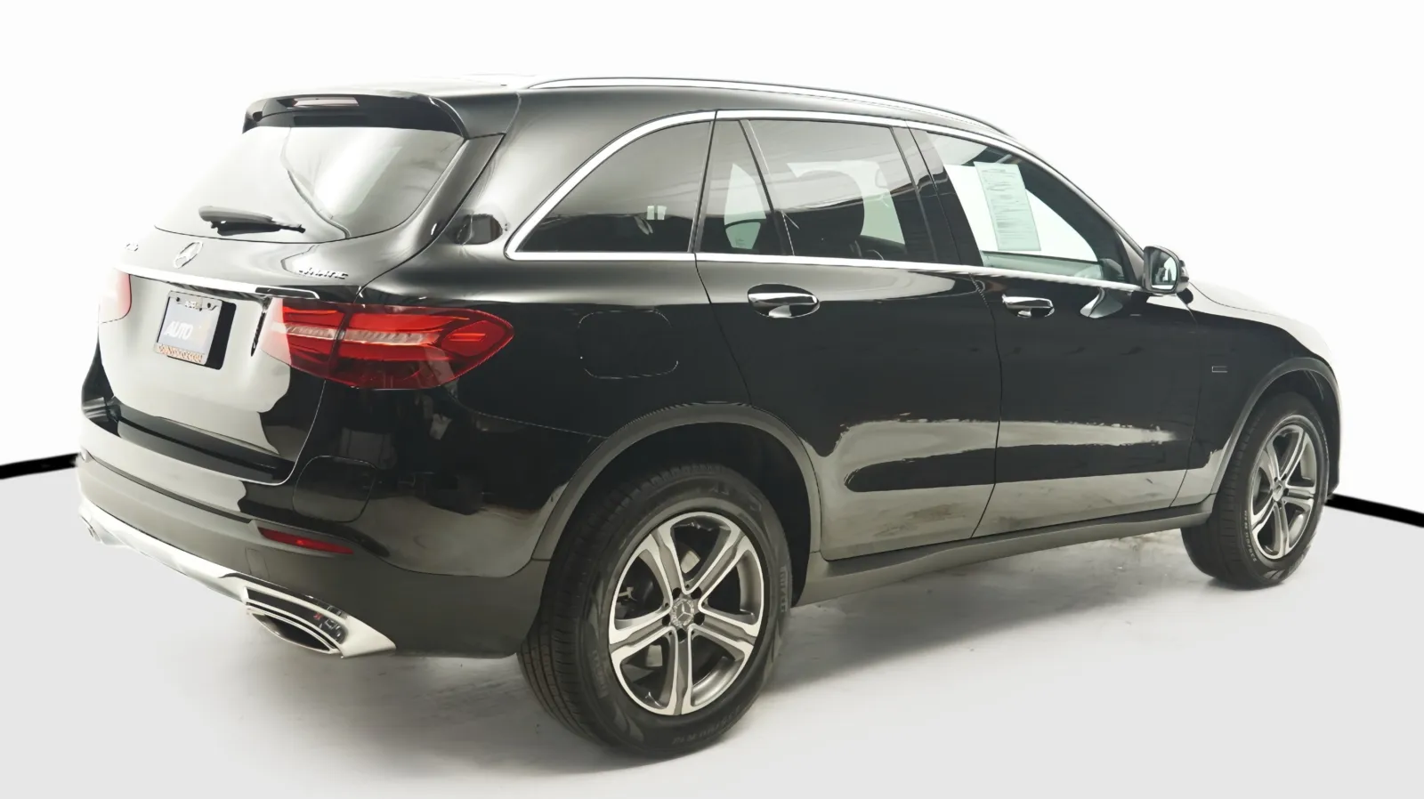 More photos of 2019 Mercedes-Benz GLC 350e at Auto City, CA