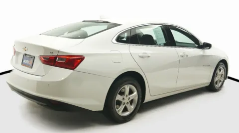 More photos of 2024 Chevrolet Malibu LT at Auto City, CA