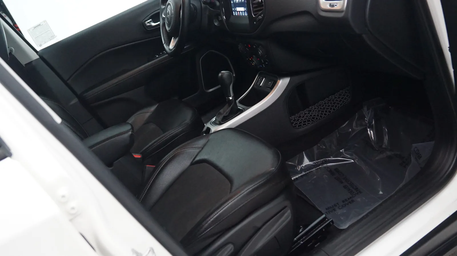 More photos of 2020 Jeep Compass Latitude w/Sun/Wheel Pkg at Auto City, CA