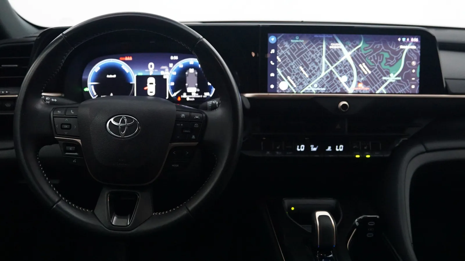 More photos of 2024 Toyota Crown XLE at Auto City, CA