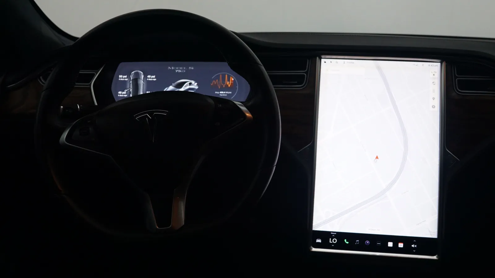 More photos of 2018 Tesla Model S 75D at Auto City, CA