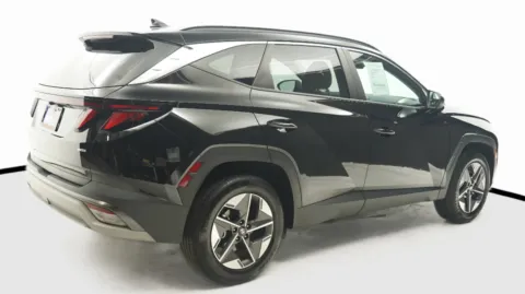 More photos of 2025 Hyundai Tucson SEL at Auto City, CA