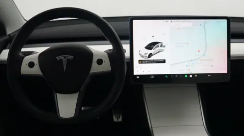 More photos of 2019 Tesla Model 3 Standard Range at Auto City, CA