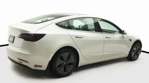 More photos of 2019 Tesla Model 3 Standard Range at Auto City, CA