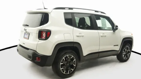 More photos of 2023 Jeep Renegade Upland at Auto City, CA